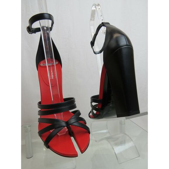 NIB BURBERRY HOVE BLACK LEATHER BUCKLE ANKLE STRAP THONG SANDALS PUMPS 38 ITALY - Picture 2 of 12